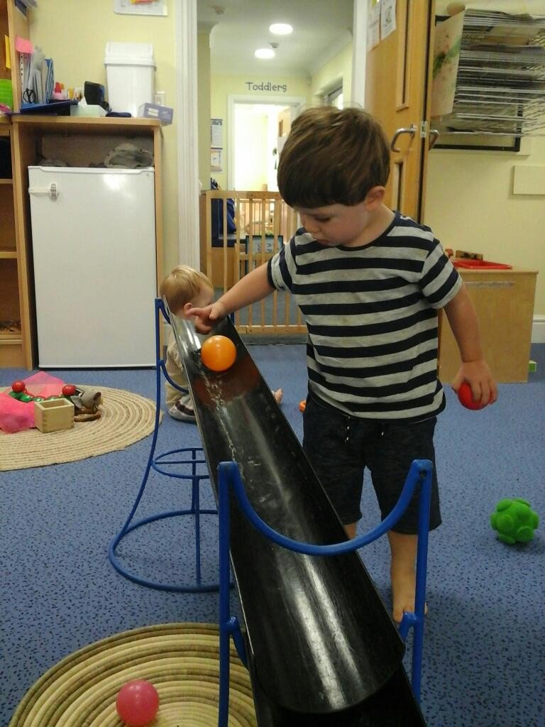 Yellowdotnorthb's tweet photo. The babies have been practising their problem solving skills and have been building ball runs. #problemsolving #firsthandexperiences #supportiveadult https://t.co/S90EhqYNwT