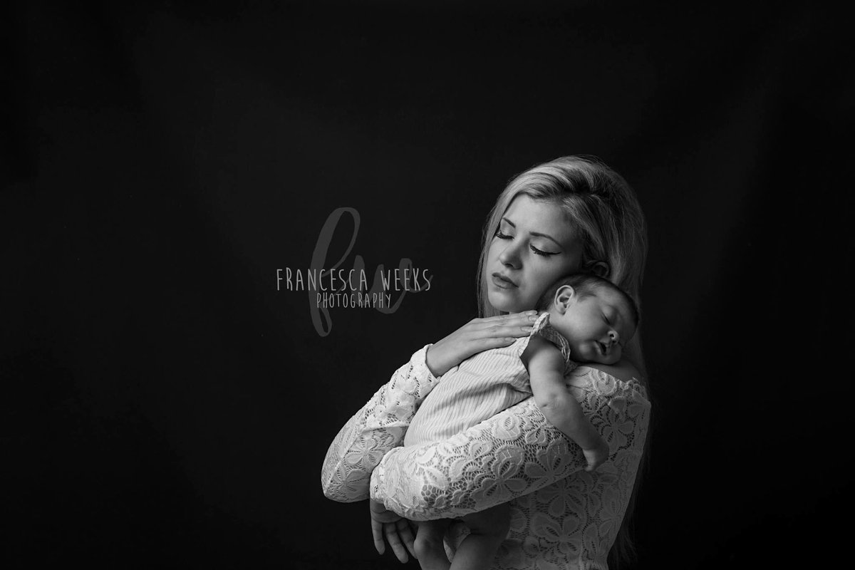 weeksphotos's tweet photo. Would you like to see Mumma and me sessions added to my services?
#mummandbaby #mummaandme #cuddles #littleprincess #12weeks #12weeksold #baby #bromleyphotographer #bromleynewbornphotographer https://t.co/HsBnl0NF9e