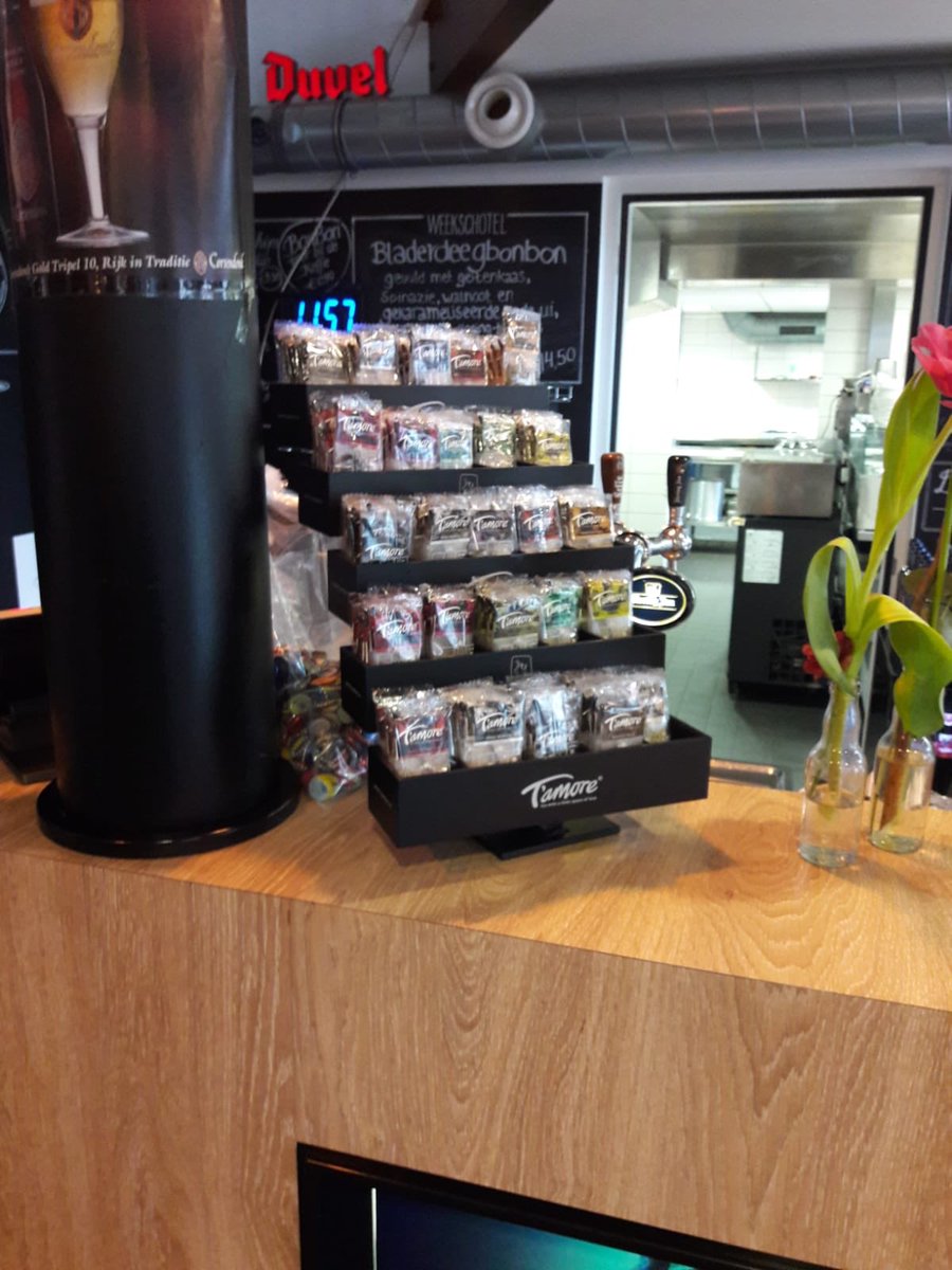 Bij film en muziek theater Natlab @PlazaFutura maakt men meer van #thee met het heerlijke T’amore verwen assortiment via <a href="/Mikokoffie/">Mikokoffie</a> #MeerMeeMaken #genieten #teawithalittlespoonoflove