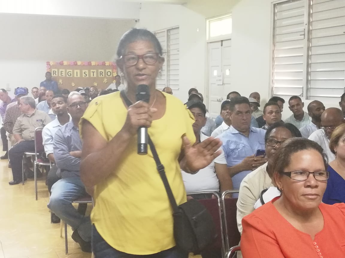 AgriculturaRD's tweet photo. #EncuentrosMARD

Los productores solicitaron además la construcción de nuevas lagunas, reservorios y caminos vecinales.

#AgriculturaRD
#AgriculturaTrabaja
#Dajabón https://t.co/kifHPHrrag