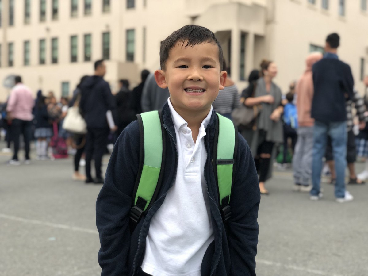 bbarnett415's tweet photo. First day of first grade, #firstdayofschool, Let’s go Hawks, #starofthesea https://t.co/Zs7dpftnZj