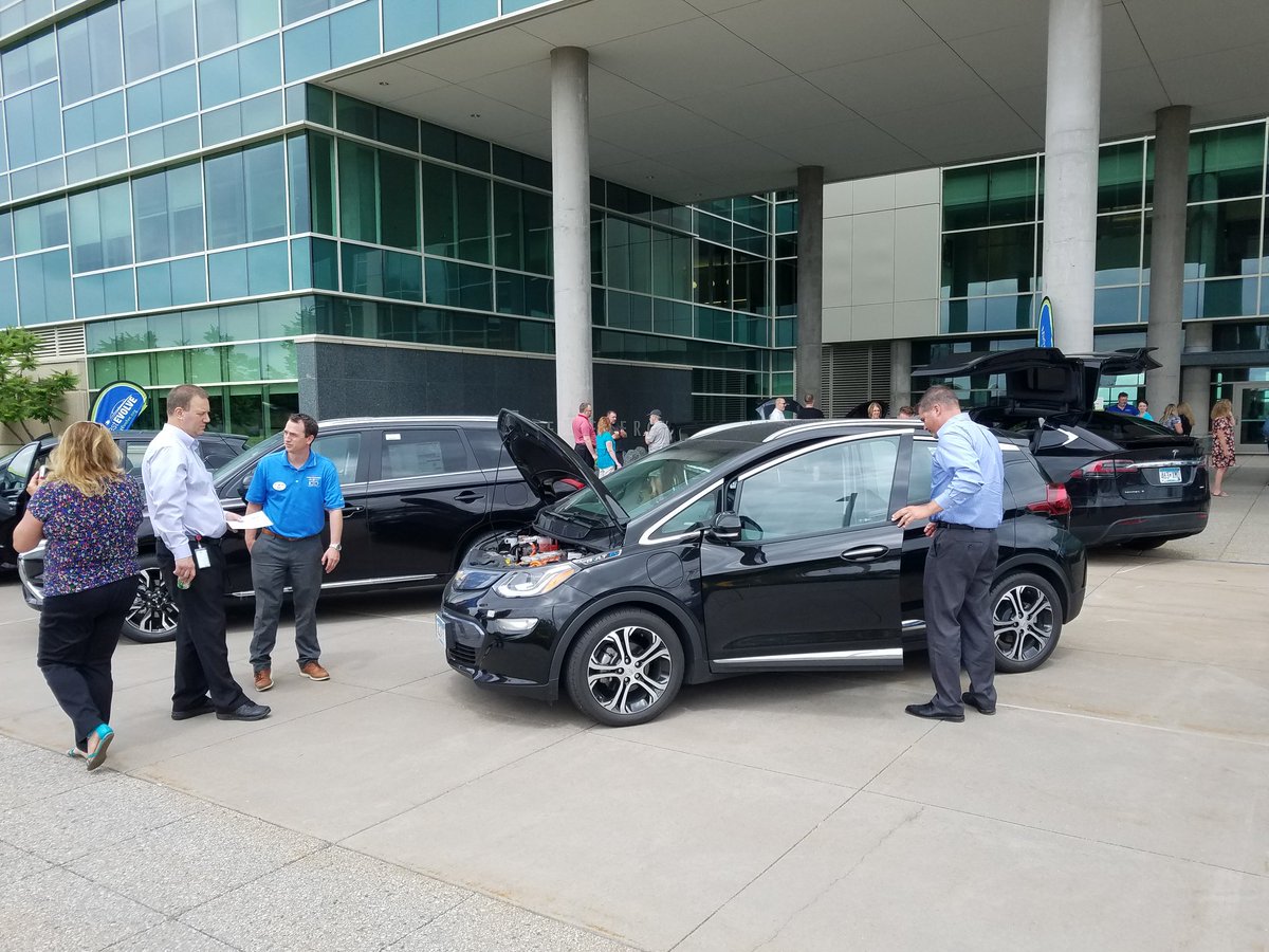 Midwest EVOLVE Helps Employers Learn About Workplace EV Charging ngtnews.com/midwest-evolve… via @NGTNews #WorkplaceCharging #Electrification #Charging