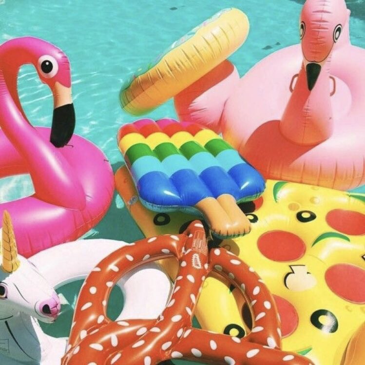 Alcott_ksa's tweet photo. مين عيّد على البحر؟ 😍🏖
Anyone spent this Eid on the beach? https://t.co/430Y77ubMT