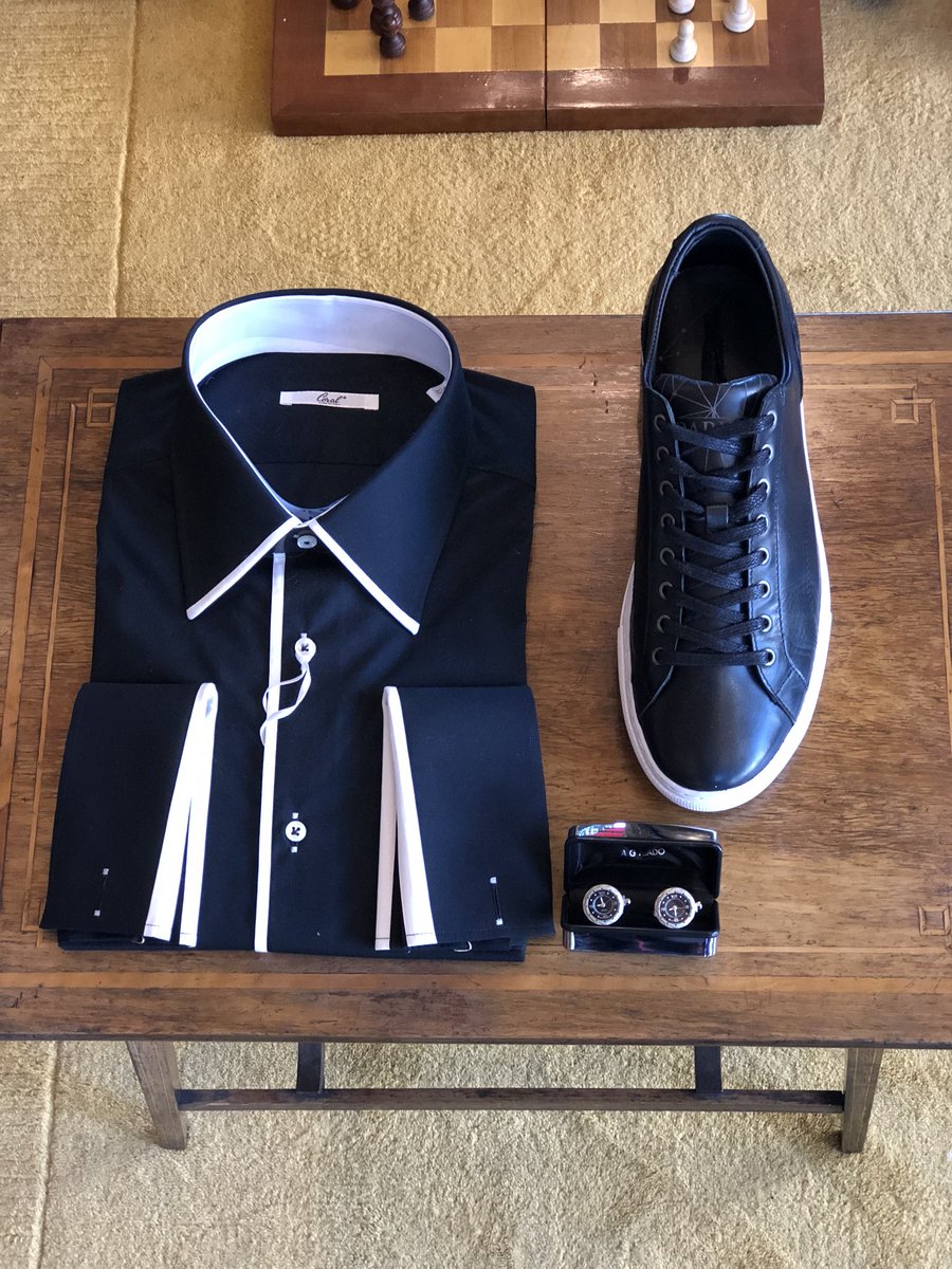 AGplado's tweet image. Black double cuff shirt with working watch cufflinks 👀
#workingwatch #workingwatchcufflinks #doublecuff #blackandwhiteshirt
