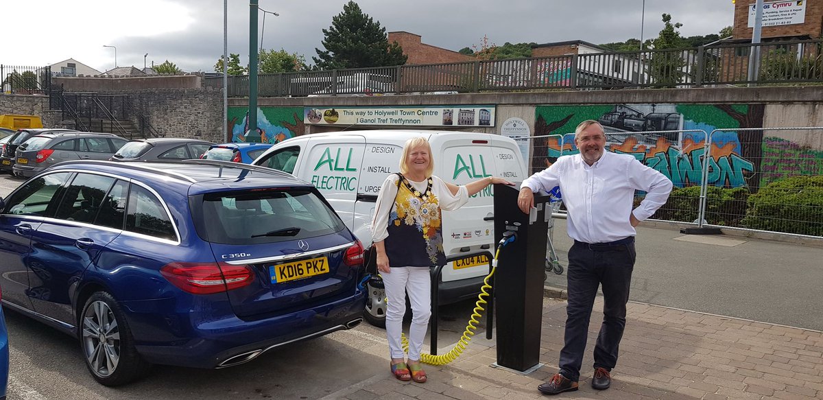 Holywell_Town's tweet photo. @All_Electric_ @TescoCymru electric car charging point is now installed and active just in front of the subway into Tower Gardens. This is believed to be the first town centre charging point in Flintshire.Big thanks to Tesco for their help from the Bags of Help scheme! https://t.co/2yL6mwwSfg