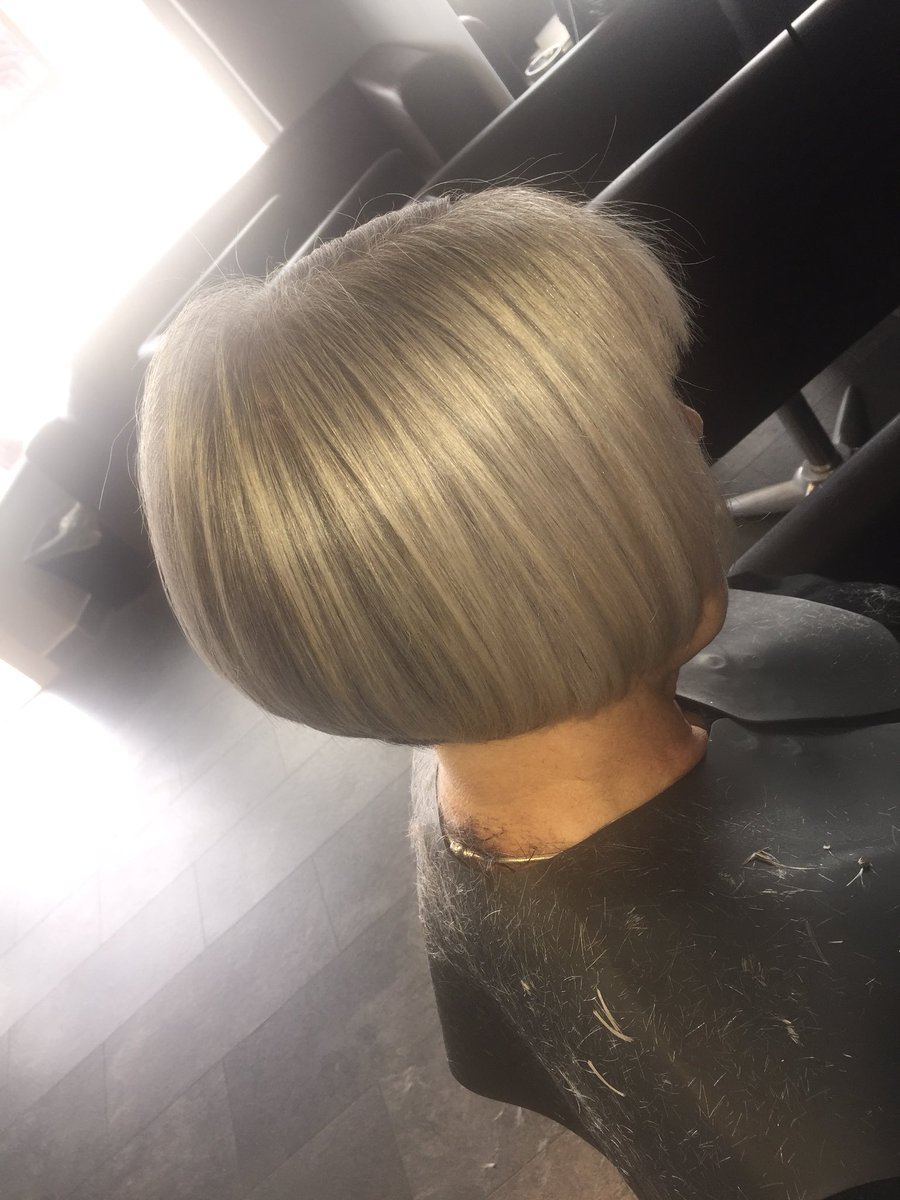 PLATINOSALON's tweet photo. This was created using @lorealprouk Professionnel colours &amp; @labelmUK styling products.
#platino #skem
#bob #gradbob #graduatedbob #hair #haircut #hairdresser #behindthechair #lorealpro #labelm #hairuk https://t.co/XWBZPZALvP #stylistssupportingstylists #lorealcolourspecialist https://t.co/pIbFnVGJKp