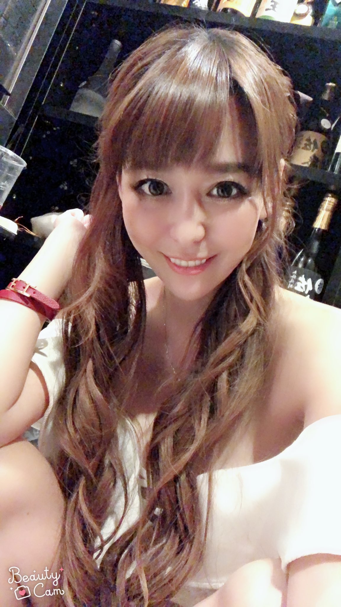 朝桐光(あさぎりあかり)@AV女優 on X: 店はまぁまぁ混んでるけどほとんど指名の席だから、 私つく席がなぁい😂  裏で写メ撮って遊んでてすいません😂笑 t.coaSZ2K3OAgA  X