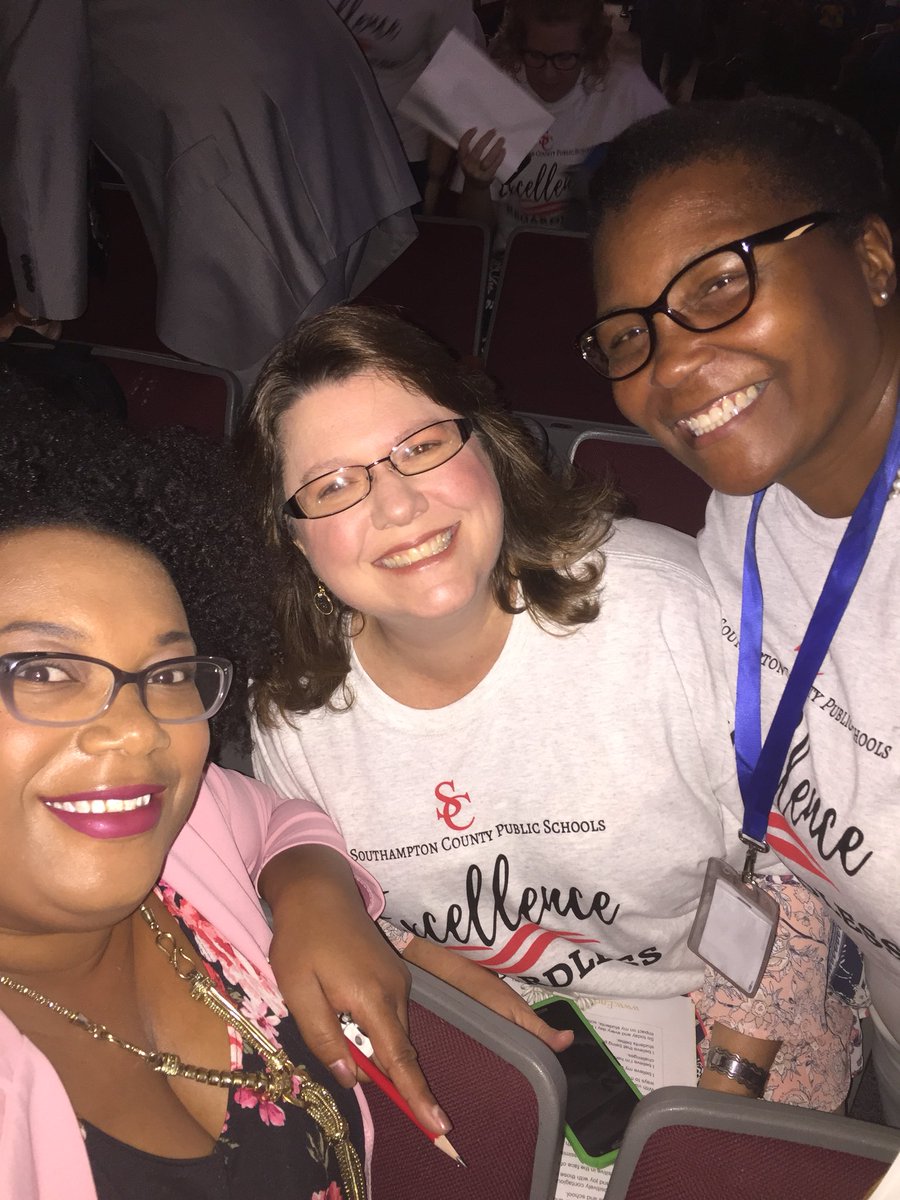 EDTechwithTasha's tweet photo. SHS staff is ready to level up! #scpsenergy #shsindianpride https://t.co/PmzneXR0gq