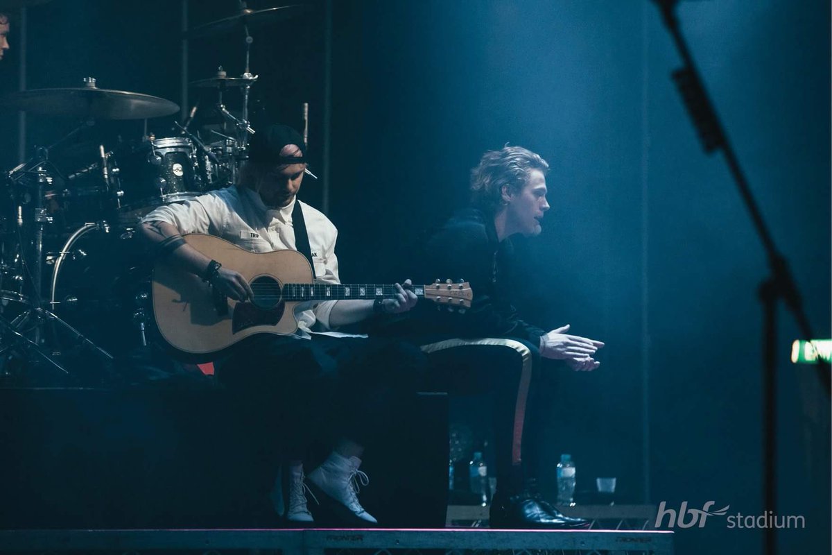 AusSquad5SOS's tweet photo. #MYTPerth Ashton and bonus Muke 📷: @HBFStadium https://t.co/IxXWuMG74J