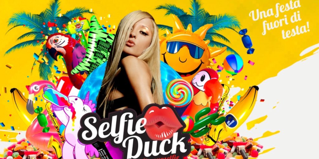 CarolinaMarquez's tweet photo. MER | 22 | AGOSTO - #AMORETour ๐ by CMQZMusic #Live @ #AmbraNight - San Teodoro - Sardegna IT ๐ฎ๐น | Powered by #SelfieDuck ๐ https://t.co/3g5ydTwjTf