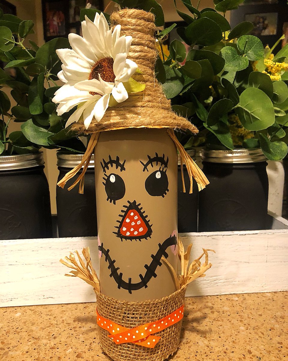 kmiller0925's tweet photo. Repurposed wine bottles make adorable scarecrows! Message me for details! #farmhousestyle #farmhousedecor #farmhouseinspired #farmhouseinthecity #cottagestyle #repurposed #repurposeddecor #repurposedbottles #bottles #fall #falldecor #Philadelphia https://t.co/K9c0xK14Lm