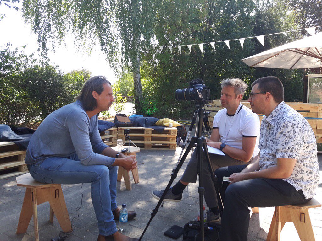 Die Arbeiten an einem #Journalismus #Experiment haben begonnen. Der #Codonaut entsteht. Mit <a href="/Thalhofer/">🔥</a> und Richard David #Precht an der <a href="/leuphana/">Leuphana</a> über #AI reden. More to come.. #Medien #Innovation