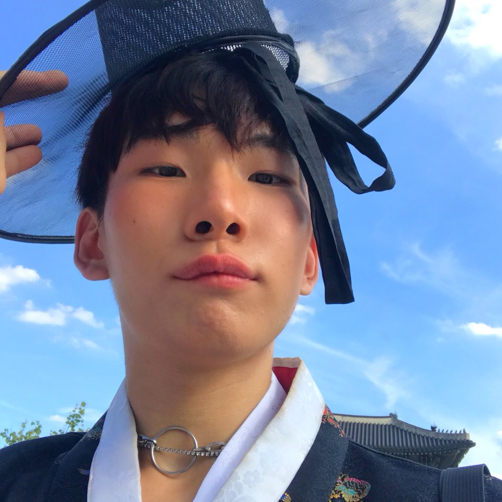 MINTHEWORLD_'s tweet photo. New profile picture 💖 https://t.co/CuexpUlJty