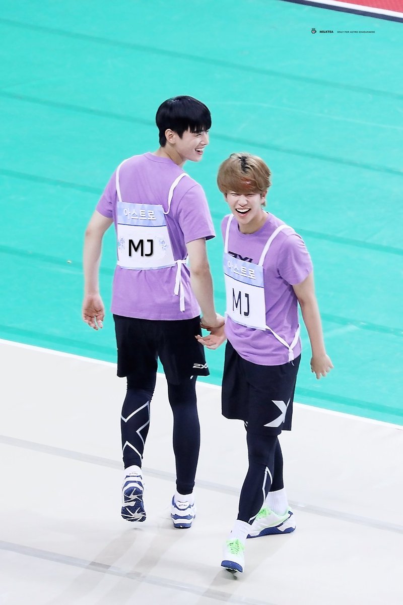 rubyroha9798's tweet photo. Find ReaL MJieee 😂😂I did editing this just for fun 😁
#ASTRO #CHAEUNWOO #MJ #아스트로
#차은우 #은우 #엠제이 #2MJ https://t.co/puyCsciYTi