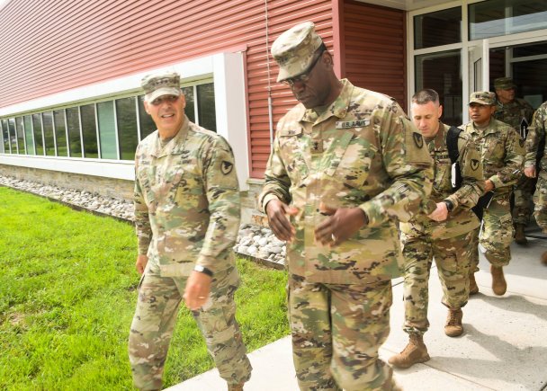 devcom_avmc's tweet image. .@hqAMC GEN Perna on @RDECOM transition to #ArmyFuturesCommand: &quot;It&apos;s important we succeed because it&apos;s the right thing to do for our #Army and our country. We have to lead our way through it to be part of the AFC success story&quot; 
go.usa.gov/xUzpd