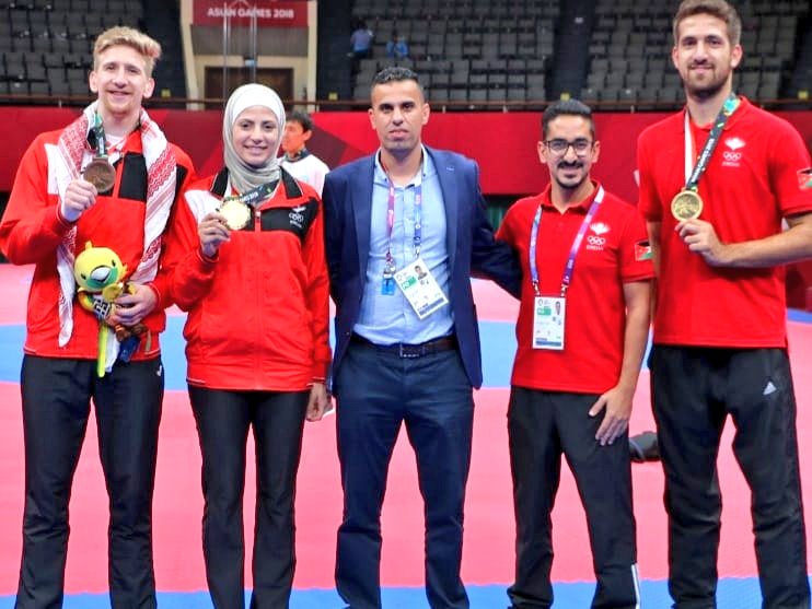 ٣ ميداليات للأردن في تايكواندو دورة الألعاب الأسيوية في إندونيسيا 

ذهبية جوليا الصادق
برونزية حمزة قطان
برونزية صالح الشرباتي 

الف مبروك ل #الرياضة_الاردنية هذا الإنجاز
والآتي افضل بإذن الله
#انت_البطل #للرياضة_إنتمي