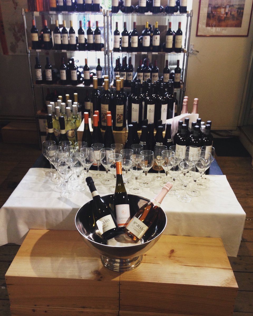 pcwine1's tweet photo. @MartaVineLtd is back in town!
Come and say hello at @CannonHallFarm for the Food festival
Friday 24th August 3pm
Wine stories from Penistone wine Cellars...
#pcwine1 #portugal #marta #azulejo #grous #sunnycawthorne https://t.co/xwJW4PiflT