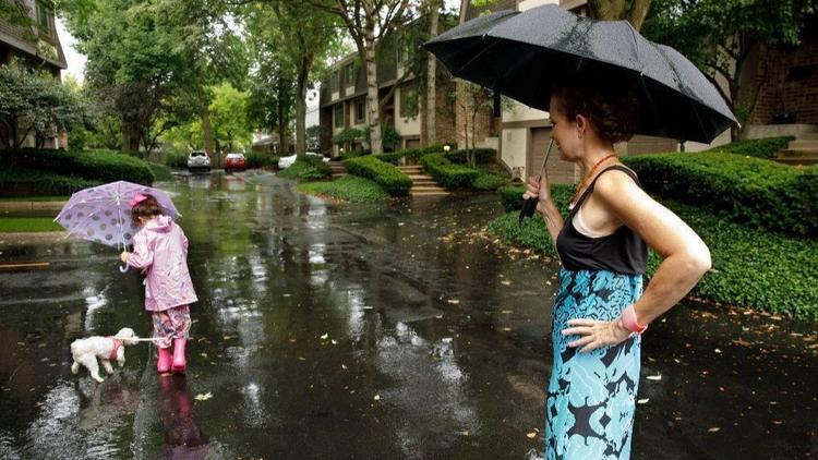 Just after returning home from a walk around the block with her dog, Marshmallow, an 8-year-old Wilmette girl expected a visit from a playmate.

Instead, police officers arrived at the family’s door. trib.al/He7Ty0l (via <a href="/knthayer/">Kate Thayer</a>)