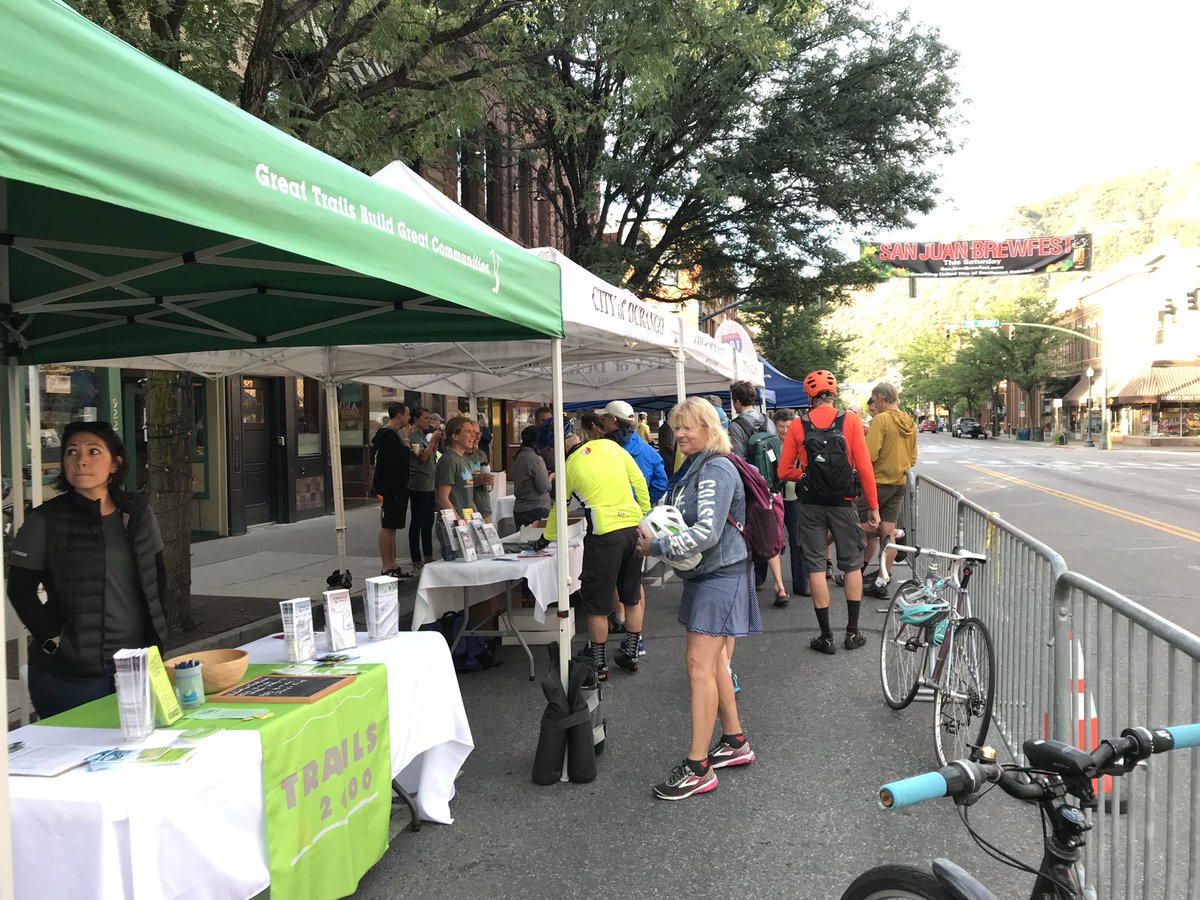 DurangoTransit's tweet photo. Bike to Work Day is rolling! #cleancommuteweek #biketowork #getarounddurango https://t.co/7TJPbxOD2Y