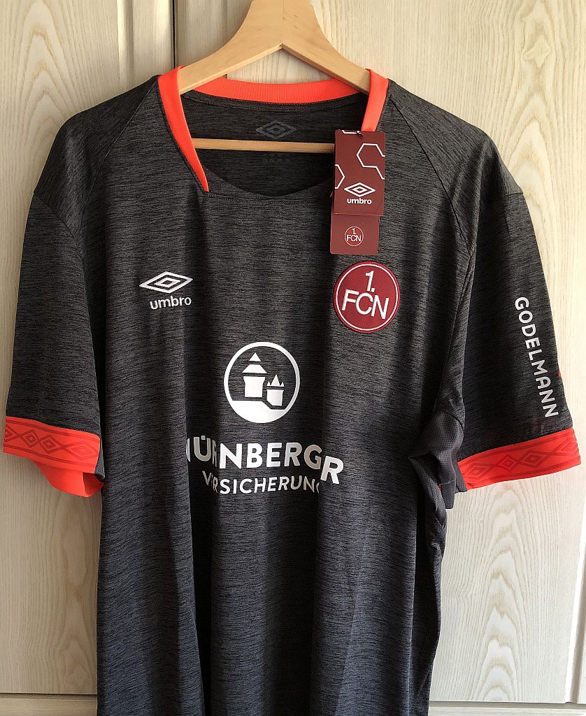 2_Steffen's tweet photo. #NUESTART!

So dürfte das neue Ausweichtrikot vom Club aussehen. Ist das geil!

[Diese Bilder geistern ebenfalls im Glubbforum rum] #FCN #Trikots https://t.co/MqpB2QglvI