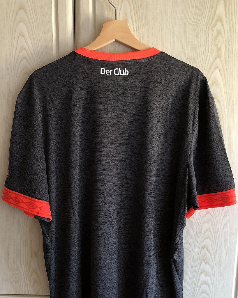 2_Steffen's tweet photo. #NUESTART!

So dürfte das neue Ausweichtrikot vom Club aussehen. Ist das geil!

[Diese Bilder geistern ebenfalls im Glubbforum rum] #FCN #Trikots https://t.co/MqpB2QglvI