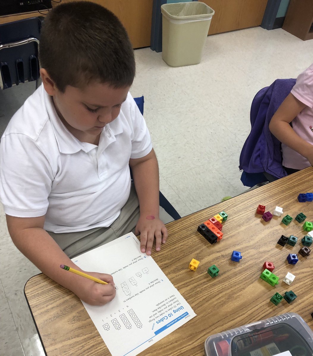 MrsKatieBiondi's tweet image. So Many Different Ways to MAKE 10 @TommieBarfield @collierschools  @pearson @INV3_Math !! I love being able to ask 2nd Graders, “How do you know?” #questioning #problemposing #addition #thinkingflexibly #ccpsfamily #2ndGrade