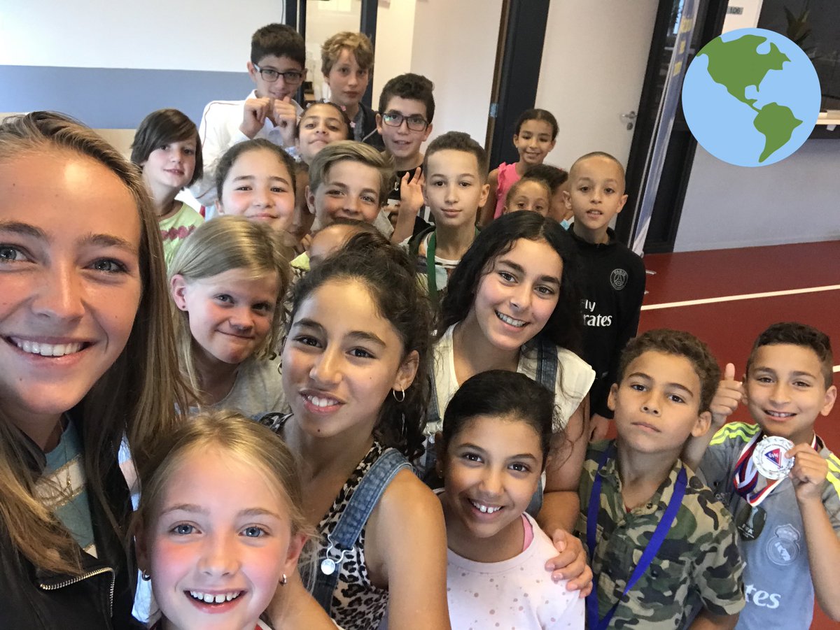 De voorlopige deelnemerslijst (er komen er nog steeds meer bij) voor morgen is klaar! Er komen kids uit Voordorp, Veemarkt, Tuindorp, Wittevrouwen, Overvecht Noord en Overvecht Zuid. Utrecht maken we samen, in dit geval samen leuke dingen doen! #feestje