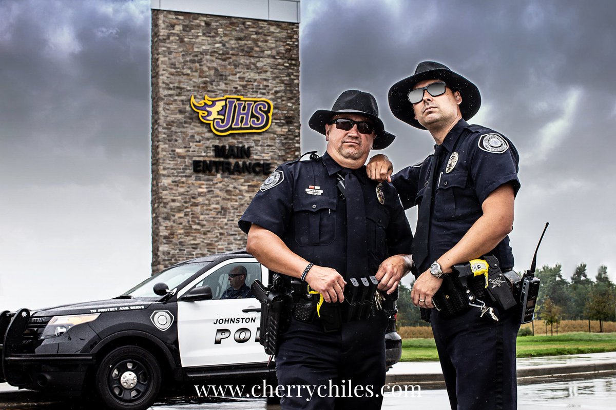 Johnston_PD's tweet image. Some things are worth the wait! The JPD wanted to time our #LipSyncChallenge as a welcome back for the @JohnstonCSD  students as they begin the 2018-19 school year. Visit youtu.be/cwzHczI7REQ to watch the video. #Johnston_PD #BluesBrothers #SoulMan
