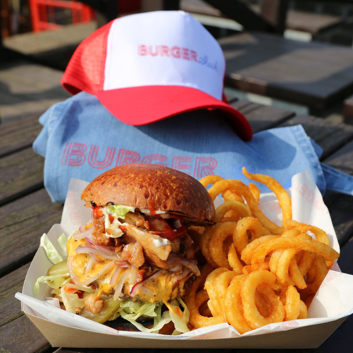 weyside's tweet photo. National burger day (yes, there is such a thing!). Come and celebrate it at the Weyside on Thursday 23rd of August (tomorrow!) with 20% off on all our burgers
#weysidepub #weyside #riverweyguildford #burgershack #youngsburgershack #nationalburgerday https://t.co/Y8wupKq3r1