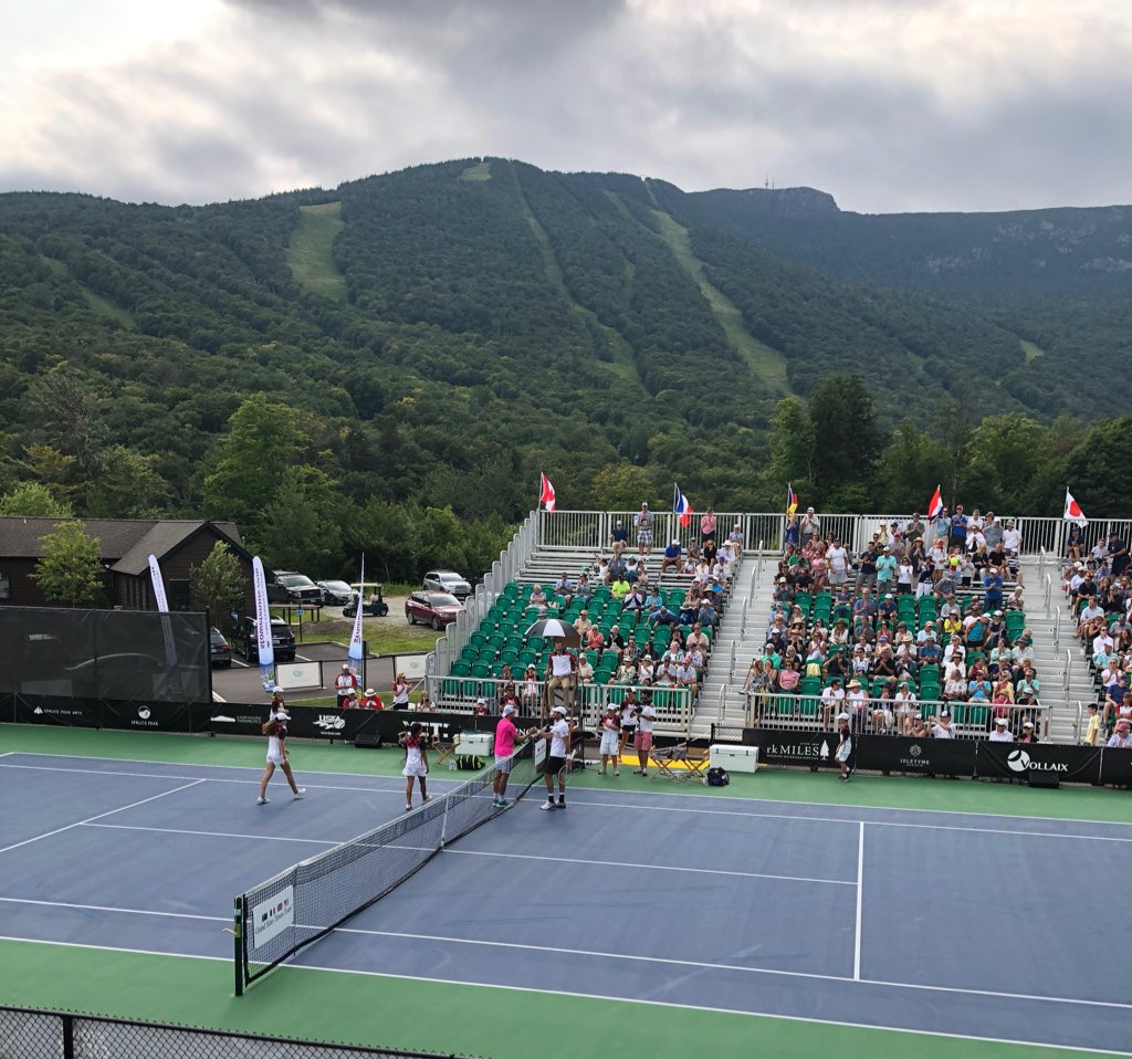 Great way for <a href="/UVMathletics/">UVM Athletics</a> staff to kickoff the new year!! Watching pro tennis, up close and personal, with an incredible backdrop at <a href="/StoweMtResort/">Stowe Mt Resort</a>! 🎾 ⛰ #TeamMaxi #ToughDayInTheOffice #GoCatsGo