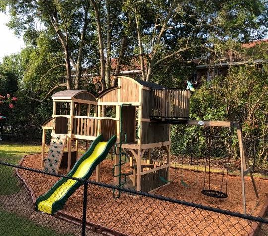 GeorgiaPower's tweet image. Over 40 employees from a number of different departments came together and built an awesome playground for the Ruth’s Cottage &amp;amp; Patticake House Children’s Advocacy Center in Tifton. #WeHelpBecauseItsHome #GAPowerfulService