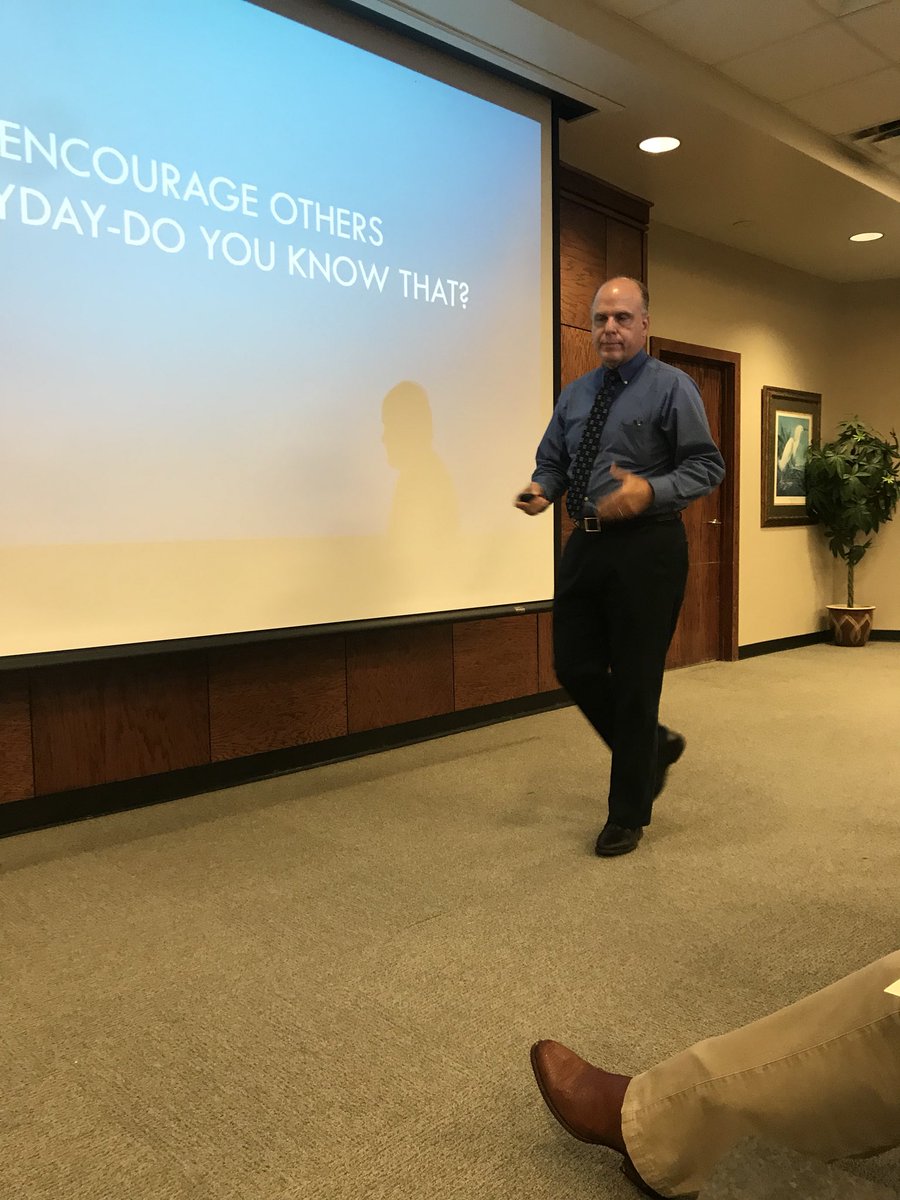 cwilliams59's tweet photo. HR Director Mr. Bruce Chaffin motivates @Livingston_PPS principals by showing what people have shared about them https://t.co/QIu6QB26N8