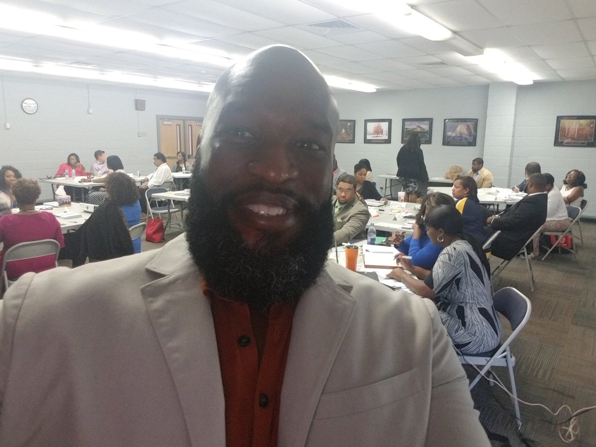 DrJermallWright's tweet photo. Today we launched our partnership w/@NewLeadersOrg &amp; our K-5/K-8 principals to ensure we have strong instructional leaders at the helm of each of our 28 K5/K8 schools. #ForceforGreatness #BCSRising @BhamCitySchools @DrLisaHerring @BcsProf https://t.co/WfuaI56Sgh