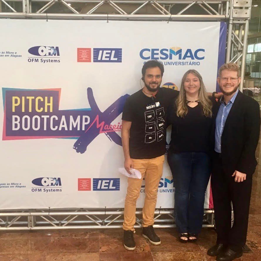 AlooTelecom_'s tweet photo. A Aloo Telecom no sábado dia 18/08 esteve no Pitch Bootcamp 2018. Evento que tem o desafio de construir carreiras. E nos representando a Consultora de Gestão de Pessoas Alda Cansanção, e a jovem aprendiz Letícia Carvalho. #AlooTelecom #PitchBootcamp #aloocloud #poweredbyoracle https://t.co/bJbSgey9Jc