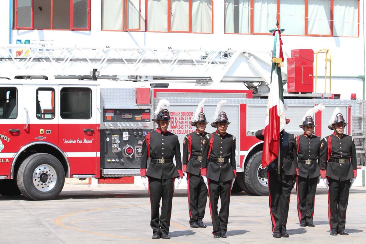 MarthaErikaA's tweet photo. Hoy es #DíaDelBombero mi admiración, reconocimiento y gratitud por la noble labor que realizan para salvar vidas. En mi gobierno, garantizaré mejores condiciones e incentivos para ustedes.  🚒🚨 https://t.co/bbl7e4FqwO