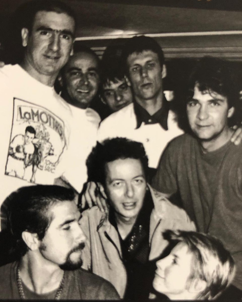 AIM_fra's tweet photo. #EricCantona et #JoeStrummer !
#LesKings https://t.co/WLfNH2tsqL