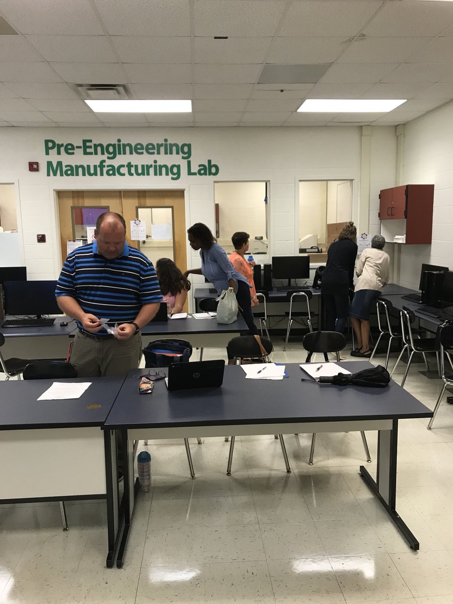 wjyale's tweet photo. Fun times watching WSFCS CTE teachers in a DLC Breakout! Can they do it? #yestheycan! #wsfcs #wsfcsdlc https://t.co/jHG893rnr6