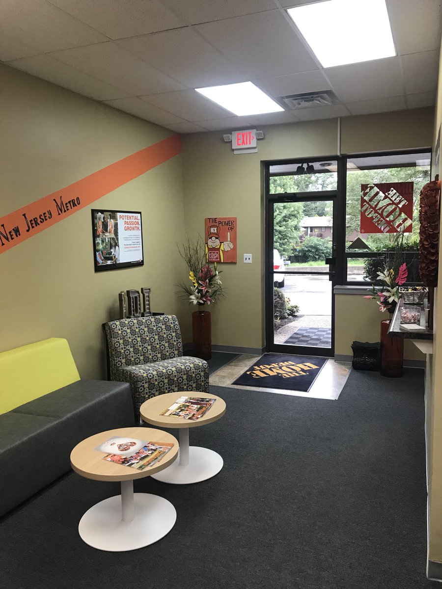 KendricLucas's tweet photo. HDE/HDI Philadelphia Branch office ready for the CEO walk today! #OneServices https://t.co/0jiWEiUWIY