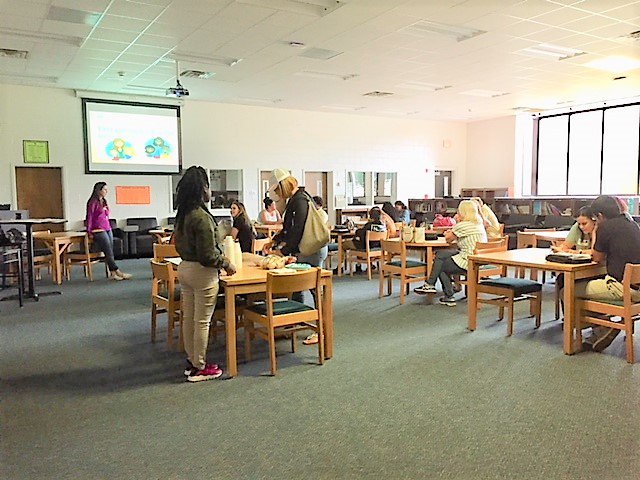 msmollyexa's tweet photo. #EXCELisALLin @EXCELAcademyHCS #ensuringsuccess #BetterTogetherHenry 
8/17/18 iMOM's meeting at EXCEL Academy 
Great job @mshalbigssw Andrea Halbig! https://t.co/VJUi8goM6k