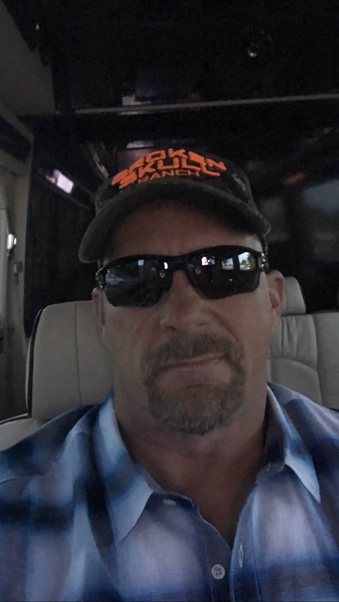 steveaustinBSR's tweet photo. @EdgeRatedR @Christian4Peeps Don’t look at me. https://t.co/E1dFaxJCek