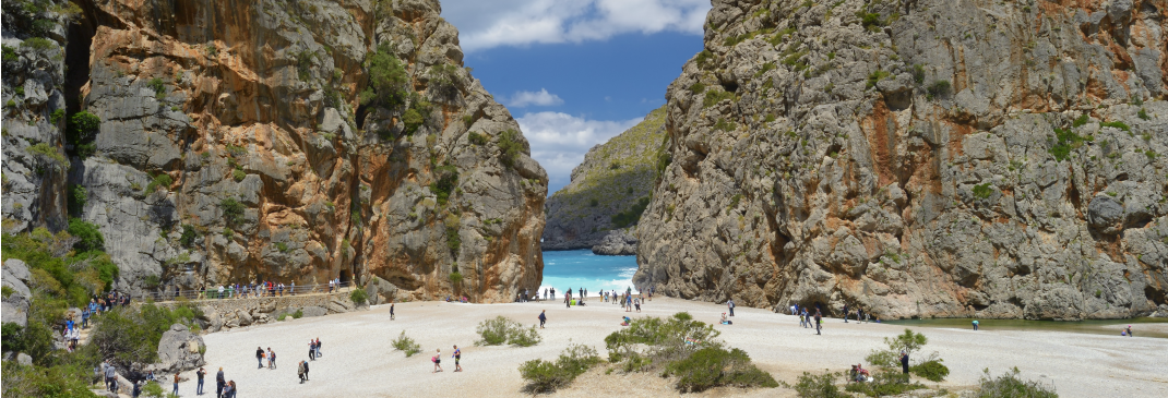 Palma has so much to offer visitors beyond its beaches. With its rich architectural heritage and charming tapas restaurants, the island’s capital is full of beautiful surprises. #palma #PalmaDeMallorca #Palmabeach