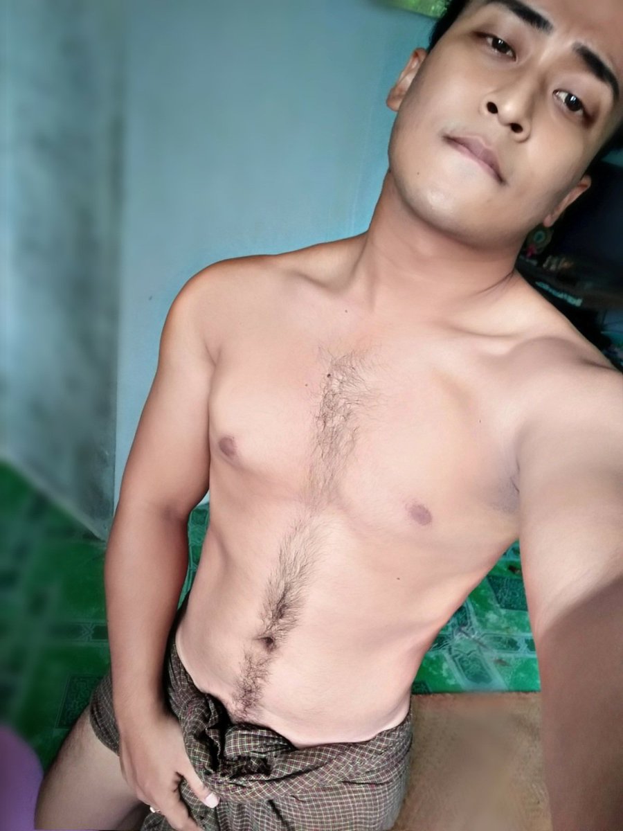 sett_phyo's tweet photo. နဲနဲ ​ေတာ့ပိန္​သြားတယ္​မလား..ဝိတ္​ခ်ထားတာ https://t.co/4z9W4YNHwR