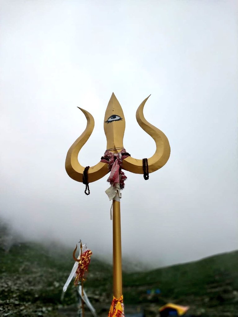 4esthopper's tweet image. Lord Shiva&apos;s Abode - #Manimahesh Kailash Yatra is one of the most beautiful and spiritual treks in #HimachalPradesh.