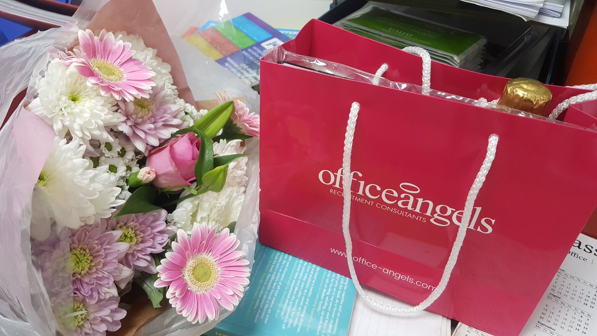 ActressLynScott's tweet photo. I was named Worker of the Month by my staffing agency! I guess hard work and desperation pays off! Thanks @OfficeAngelsUK ! https://t.co/idet6fepMx