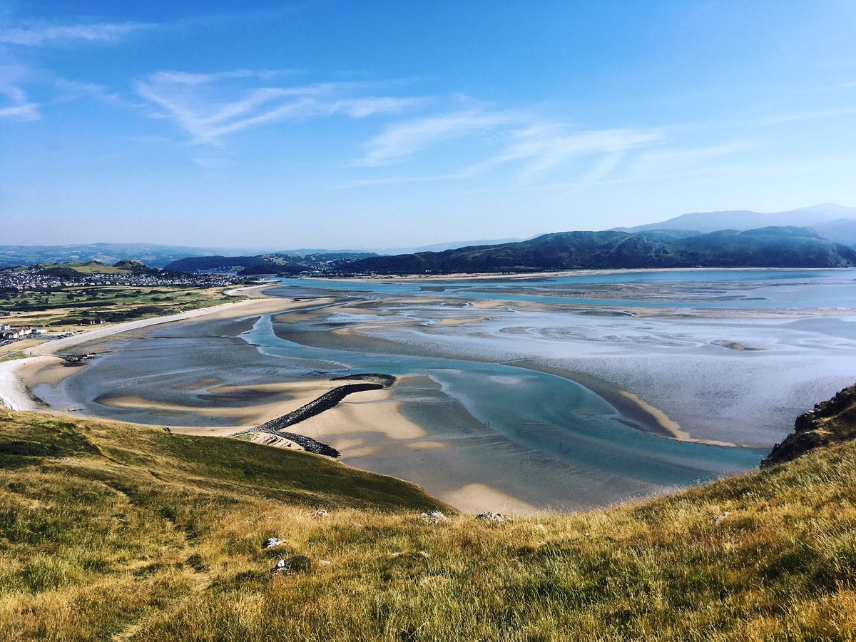summitcomplex's tweet image. Where has summer gone? 

#bluesky #llandudno #sandybeaches #wales #northwales #bringbackthesunshine #northwalesholidays #visitwales #greatorme #views