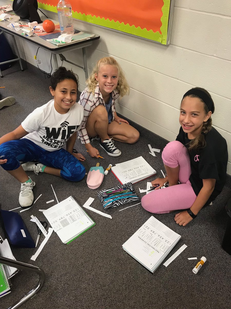 mrspalone10's tweet image. Flexible learning in Mr. Crandall’s class of 5th graders 😊