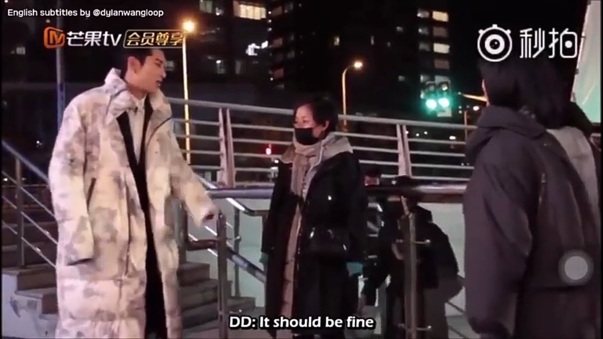 (2) and now YY told the camera man that he really did caught a cold but still deny it that he is tough as a steel  Do you want to kiss Yy that much Dd? Lol And here I am again lost in my thoughts on how did Dd told Yy about that cold ?  slowly turning into delulu mode 