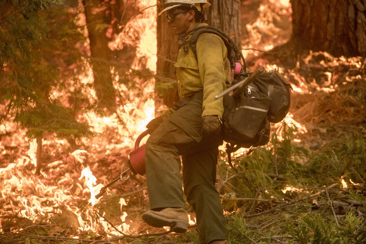 Approximately 105 #wildfires are currently burning on ~1.8 million acres of private, state, tribal, and federal land. 25,000 interagency fire personnel, including about 500 crews, 1,400+ engines, 170 helicopters, and 24 Airtankers are deployed to wildfires.