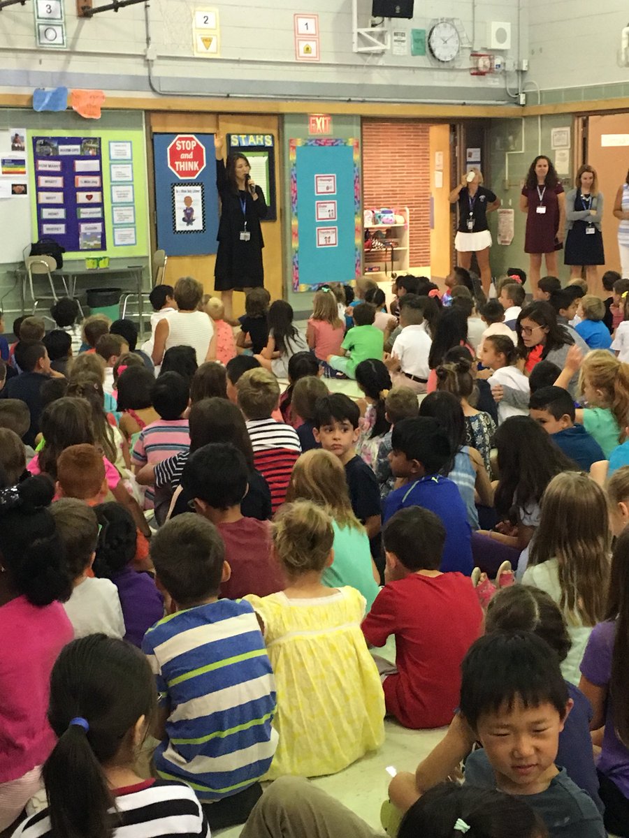 wb2ndgrade's tweet photo. First day! #wb2ndgrade https://t.co/w3rYZQNINU