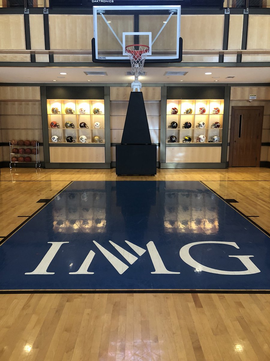 LEARFIELDAudio's tweet image. 🎙🆙

Our talented guys handing out some #WednesdayWisdom to our new studio hosts this morning at 🇺🇸🏠 for college sports.